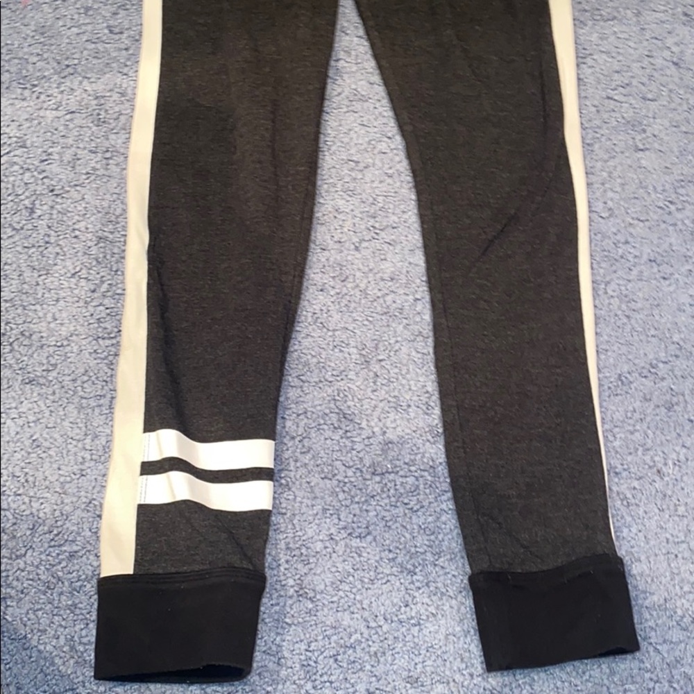 PINK Yoga Leggings - Picture 2 of 6